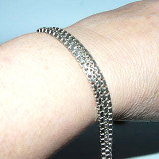 3-reihiges Einzelstück, Vintage-Armband, 4-Kant Venezianer-Muster, Gliederarmband aus 835 Silber, 19 cm lang, Federring, um 1960 - Goldschmiede Danilo
