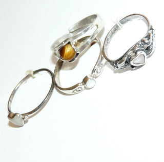 Einzelstücke, 4-er Set zarte Ringe, Kinderringe aus Silber, 1 Tigerauge-Cabochon verstellbar Ringweite um 54 + drei Ringe mit Perlmutt, Ringweite 46, 55,5 + 53,5 -	Nur erhältlich bei www.danilogold-shop.de