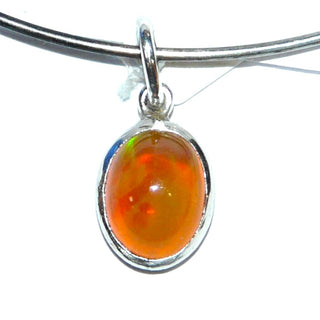 Einzelstück, Handarbeit, Unikat-Anhänger aus 925 Silber mit ovalem äthiopischen Opal Farbe Feueropal,  Orangerot, ca. 15 mm x 7,8 mm -	Handarbeiten online bestellen bei Juwelier & Goldschmiede Danilo!