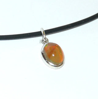 Einzelstück, Handarbeit, Unikat-Anhänger aus 925 Silber mit ovalem äthiopischen Opal Farbe "Feueropal", Orangerot, ca. 15 mm x 7,8 mm -	Handarbeiten online bestellen bei Juwelier & Goldschmiede Danilo!