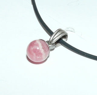 Einzelstück, Anhänger aus 835 Silbe mit einer schön gemaserten rosa Rhodochrosit-Kugel, Dreieckschlaufe und Schale matt + in den Tiefen geschwärzt (Lieferung erfolgt ohne Kette) -	Unikate und Pretiosen nur erhältlich im Onlineshop der Goldschmiede Danilo!