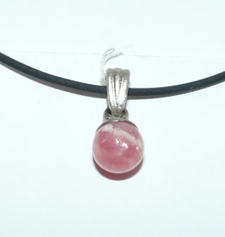 Einzelstück, Anhänger aus 835 Silbe mit einer schön gemaserten rosa Rhodochrosit-Kugel, Dreieckschlaufe und Schale matt + in den Tiefen geschwärzt (Lieferung erfolgt ohne Kette) -	Unikate und Pretiosen nur erhältlich im Onlineshop der Goldschmiede Danilo!
