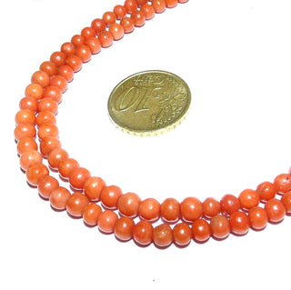 Antikes Einzelstück, orangerote, 2-reihige Korallenkette, Mittelmeer, Verlauf handpolierte Kugeln 2,5mm auf 5,2mm, aufgefädelt auf Seide, kurzer Strang 43,5cm, Gold-Doublé Schloß (nicht aus der Zeit) Spätviktorianisch um 1880 - Goldschmiede Danilo