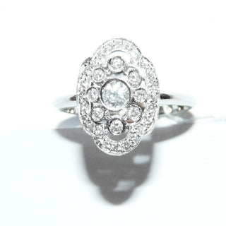 Handgearbeitetes Einzelstück, filigraner Brillantring, Antragsring, Verlobungsring aus 750 Weißgold mit 33 Brillanten von zusammen 0,45 Karat, sicher im Verschnitt in einer ovalen Grundform eingefaßt, luftige Wirkung durch feine Durchbrüche, Replik im Stil um 1900, Ringweite 53,5, poliert-	Handarbeiten online bestellen bei Juwelier & Goldschmiede Danilo!