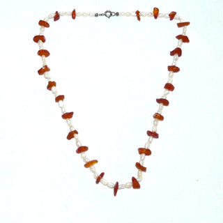 in unserer Werkstatt designtes Einzelstück, Bernstein-Perlen-Kette mit leicht anpolierten Bernstein-Natur-Nuggets + Reiskorn-Perlen, ungeknotet, mittleres Cognac-orange, Verschluß in Silber, Gesamtlänge 45 cm -	Einzelstücke nur erhältlich bei www.danilogold-shop.de