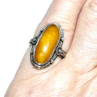 Einzelstück, Bernsteinring aus 835 Silber in den Tiefen geschwärzt, langovaler opaker Butterscotch-Bernstein 19x8mm, Ringweite 50,5, Jakob Bengel / Idar Oberstein Art Deco um 1930 - Goldschmiede Danilo
