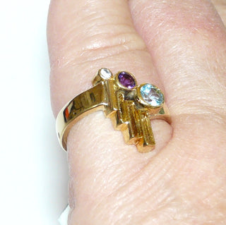handgefertigtes Einzelstück, Blautopasring, Amethystring aus massiv 585 Gold, je 1 runder, funkelnd facettierter, aquamarinblauer Topas, lila Amethyst & Zirkonia in Zargen gehalten, poliert, Ringweite 52 - Goldschmiede Danilo