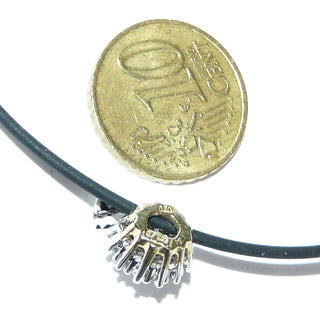 Zweifarbiges Einzelstück, Brillantanhänger aus 585 Gold, klassische Rosette aus 19 Brillanten von zusammen 0,50 Karat WP in Krappenfassungen gefaßt, zum Durchfädeln - Goldschmiede Danilo