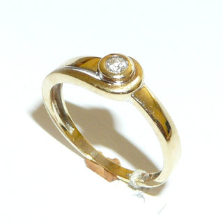 Einzelstück, Brillantring, Antragsring, Verlobungsring, Solitär "Geborgen" aus 585 Gold mit einem funkelnden Brillant von 0,11 Karat, sicher eingefaßt in einer runden Zargenfassung, Ringweite 54,5, poliert + matt - Nur erhältlich bei www.danilogold-shop.de