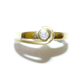 Einzelstück, Brillantring, Antragsring, Verlobungsring, Solitär "Geborgen" aus 585 Gold mit einem funkelnden Brillant von 0,11 Karat, sicher eingefaßt in einer runden Zargenfassung, Ringweite 54,5, poliert + matt - Nur erhältlich bei www.danilogold-shop.de