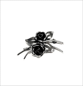 Einzelstück, Brosche "Doppelrose" aus 925 Silber, das Motiv besteht aus 2 geöffneten Rosenblüten mit 3 Blättern + Stielen, sehr originalgetreu ausgearbeitet, in den Tiefen geschwärzt, Größe 35,5 mm x 18 mm -	Einzelstücke nur erhältlich bei www.danilogold-shop.de