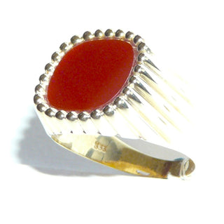 Einzelstück, Carneol-Ring, klassischer Herrenring, Siegelring aus 333 Gold, Ringschiene poliert und Seitenflächen gerieft, Fassungsabschluß ähnlich einem "Eierstab-Motiv", antikovale, braunrote Carneol-Platte, Ringweite 68,5 -	Nur erhältlich im Onlineshop von Juwelier & Goldschmiede Danilo!