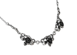 Einzelstück, Collier mit floralem Muster aus 3 Rosen in 925 Silber, in den Tiefen geschwärzt, mit einer Ankerkette, Länge 45cm-	
-	Unikate und Pretiosen nur erhältlich im Onlineshop der Goldschmiede Danilo!
