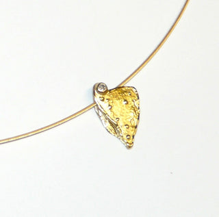Einzelstück, Collier aus kunststoffummanteltem, vergoldeten Spiralseil mit Anhänger + Verschluß aus 333 Gelbgold mit 1 Diamanten, Anhänger ca. 12,5 mm x 9 mm, Länge 45cm -	Unikatschmuck nur erhältlich im Onlineshop von Juwelier & Goldschmiede Danilo! 