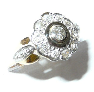 Handgearbeitetes Einzelstück, Diamantring, Antragsring, Verlobungsring aus 585 Gold mit 11 Altschliffen von zusammen 0,80 Karat P (Mittelstein alleine 0,15 Karat) + 2 Diamant-Rosen, als runde Rosette, Replik im Stil um 1900, Ringweite 52,5, poliert -	Handgefertigtes Unikat! Nur im Onlineshop von Juwelier & Goldschmiede Danilo!