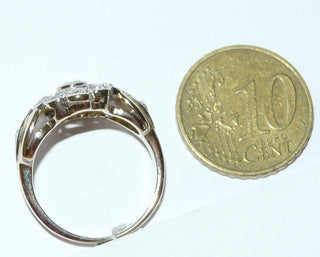 Handgearbeitetes Einzelstück, Diamantring, Antragsring, Verlobungsring aus 585 Gold mit 11 Altschliffen von zusammen 0,80 Karat P (Mittelstein alleine 0,15 Karat) + 2 Diamant-Rosen, als runde Rosette, Replik im Stil um 1900, Ringweite 52,5, poliert -	Handgefertigtes Unikat! Nur im Onlineshop von Juwelier & Goldschmiede Danilo!