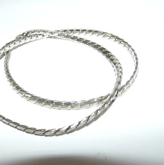Einzelstück, flaches Silbercollier, flexibler Halsreifen, eng gewalztes Panzermuster, ovaler Querschnitt, Halskette aus massiv 925 Silber, Länge 42,5 cm, 3,8 mm breit, Federring, Solo oder mit Anhänger tragbar - Goldschmiede Danilo