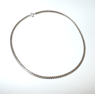 Einzelstück, flaches Silbercollier, flexibler Halsreifen, eng gewalztes Panzermuster, ovaler Querschnitt, Halskette aus massiv 925 Silber, Länge 42,5 cm, 3,8 mm breit, Federring, Solo oder mit Anhänger tragbar - Goldschmiede Danilo