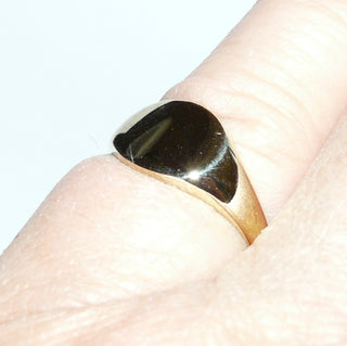 flaches Einzelstück, Goldring, klassischer Herrenring, kleiner Siegelring aus 333 Gold, mit einer ovalen Fläche quer zum Finger, für Gravuren geeignet, poliert, schlicht & schön am kleinen Finger, Ringweite 48 - Goldschmiede Danilo