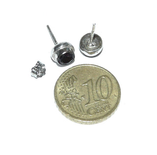 Einzelstücke, Granat-Ohrstecker aus 925 Silber mit je einem runden, funkelnd facettierten Granat in sehr schöner Farbe + mit Silberspiegel. Dazu paßt der Anhänger An 0232 + Ringe Ri 0178, 0324, 0186, 0306 + 0307 -	Einzelstücke nur erhältlich bei www.danilogold-shop.de