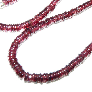 von Hand aufgefädeltes Einzelstück, Granat-Scheibchen-Kette im typischen modernen Granatrot, Gesamtlänge 48 cm mit einem Federring-Verschluß in 925 Silber, Unikat, auf Stahlseil aufgereiht, Stein-Durchmesser 4,5 mm -	Nur erhältlich im Onlineshop von Juwelier & Goldschmiede Danilo!