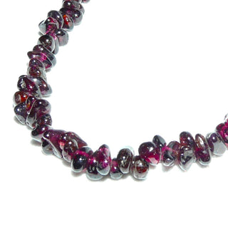 Einzelstück, polierte, abgerundete Granat-Splitter/Chips-Kette in typischem modernen Granat-Rot, Gesamtlänge von 46 cm mit Federring-Verschluß aus Gold-Doublé -	Nur erhältlich im Onlineshop von Juwelier & Goldschmiede Danilo!