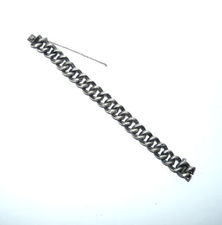Einzelstück, Herrenarmband, Vintage-Armband, Kastenschloß mit Sicherheitskette, teilweise Gravur als Zierelement auf den teilmassiven Panzergliedern, 835 Silber geschwärzt / in den Tiefen oxidiert, mattiert, Gesamtlänge 20,3 cm, um 1940 -	Vintage-Schmuck nur im Onlineshop von danilogold!