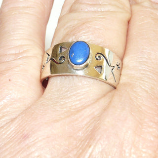 Einzelstück, Herren-Ring aus 925 Silber mit einem ovaler dunkelblauen, rek. Lapislazuli, ausgesägte ornamentale Durchbrüche in der Ringschiene, poliert, Ringweite 63,5 -	Herrenschmuck in Gold & Silber nur bei www.danilogold-shop.de