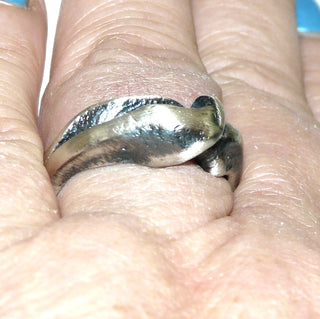 Unikat-Ring, skandinavisches Design, Herrenring" Gipfel" aus 925 Silber, asymmetrische zerklüftete Struktur, seidenmatt, in den Tiefen geschwärzt, Ringweite 62. Dazu paßt Collier Nord 0007. -	Nur erhältlich im Onlineshop von Juwelier & Goldschmiede Danilo!