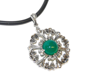Vintage Einzelstück, runder Anhänger mit einem grünen Achat in der Mitte als "Auge", "Blüte" aus massivem 835 Silber mit floralen Durchbrüchen, ca. 42,3 mm x 31 mm + mit verzierter Schlaufe, Süddeutschland um 1920 	Unikate und Pretiosen nur erhältlich im Onlineshop der Goldschmiede Danilo!