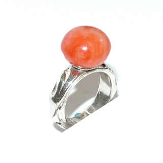 Natürliches Einzelstück, Korallen-Ring, eine Mariage aus einem modernen Ring in massivem 925 Silber & einem antiken Korallen-Bouton, Durchmesser 14,5 mm, poliert, florale Erhebungen auf der Ringschiene, Ringweite 55,5 - Goldschmiede-Danilo