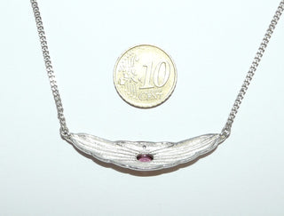 Einzelstück, Mittelteil-Collier aus 925 Silber teilweise vergoldet, Panzerkette Gesamtlänge 47 cm, im gerieftes Mittelteil 1 ovaler rosafarbener Turmalin-Cabochon -	Unikatschmuck nur erhältlich im Onlineshop von Juwelier & Goldschmiede Danilo! 