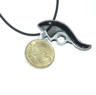 Einzelstück, Nordform-Design, Anhänger "langer Schweif" aus 925 Silber mit einem runden, funkelnd facettierten Bergkristall, seidenmatt, in den Tiefen geschwärzt, zum Durchfädeln. Anlaufgeschützt. Die gesamte skandinavische / finnische Nordform-Kollektion ist so designt, daß fast alle Schmuckstücke miteinander kombinierbar sind. Besonders gut zu diesem Schmuckstück paßt Ring Nord 0032, Ohrschmuck Nord 0064, 0065 + 0066. (Lieferung erfolgt ohne Kette) -	Finnlandschmuck bei Goldschmiede Danilo