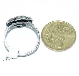 Einzelstück, Nordform-Design-Ring "Sonnenrad" aus 925 Silber mit einem runden, funkelnd facettierten Bergkristall, seidenmatt, in den Tiefen geschwärzt, verstellbare Ringweite bis ca. 65. Anlaufgeschützt. Die gesamte skandinavische / finnische Nordform-Kollektion ist so designt, daß fast alle Schmuckstücke miteinander kombinierbar sind. Besonders gut zu diesem Schmuckstück paßt Nord 0023. -	Finnlandschmuck bei Goldschmiede Danilo