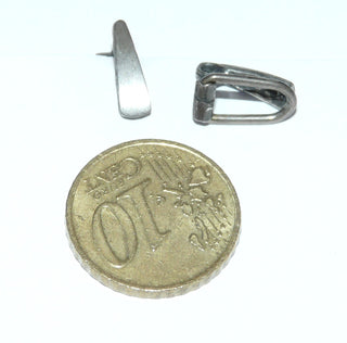 Einzelstücke, Nordform-Design, schlichte, dezente Ohrclips "kleiner Tropfen-Steg" aus 925 Silber, seidenmatt, in den Tiefen geschwärzt. Anlaufgeschützt. Dazu paßt jedes Stück der Nordform-Kollektion. -	skandinavisches Design zuhause bei www.danilogold-shop.de