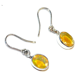 Einzelstücke, Handarbeit, Ohrringe aus 925 Silber mit herrlich schimmernden, gelb-orange-grünen, ovalen äthiopischen Opalen beweglich befestigt an Fischerhaken, ca. 10,3 mm x 9 mm -	Handgefertigtes Unikat! Nur im Onlineshop von Juwelier & Goldschmiede Danilo!