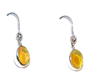 Einzelstücke, Handarbeit, Ohrringe aus 925 Silber mit herrlich schimmernden, gelb-orange-grünen, ovalen äthiopischen Opalen beweglich befestigt an Fischerhaken, ca. 10,3 mm x 9 mm -	Handgefertigtes Unikat! Nur im Onlineshop von Juwelier & Goldschmiede Danilo!