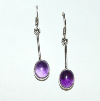 Einzelstücke, Ohrhänger aus 925 Silber mit je einem ovalen Amethyst-Cabochon am Stab, frei beweglich an Fischerhaken befestigt -	Nur erhältlich bei www.danilogold-shop.de