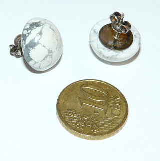 Einzelstücke, Ohrstecker aus 925 Silber mit je einem runden, weißen Howlith-Cabochon mit schöner grauer Maserung -	Nur erhältlich im Onlineshop von Juwelier & Goldschmiede Danilo!