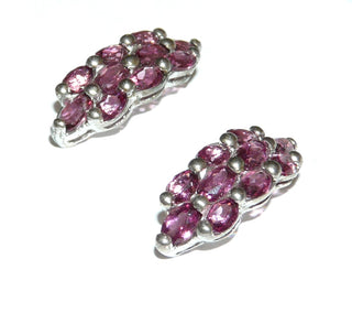 Einzelstücke, Ohrstecker aus 925 Silber mit je 10 funkelnd facettierten, navetteförmigen rosa Rhodolithen / dunkelrosa Granaten, die wiederum zusammen eine Navette-Form bilden - Unikate und Pretiosen nur erhältlich im Onlineshop der Goldschmiede Danilo!