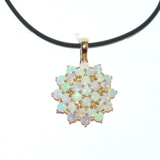 Einzelstück, "Opal-Stern", runder Opal-Anhänger mit 31 blau-grün schillernden äthiopischen Opalen, aus massiv 585 Gold, Clipöse auch für Edelstein + Perlenketten, Krappenfassungen in Rosettenform -	Nur erhältlich im Onlineshop von Juwelier & Goldschmiede Danilo!