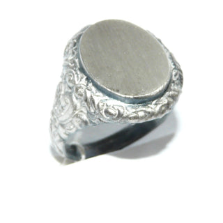 Einzelstück, massiver 925 Silberring, Herrenring, Siegelring, ovale Gravurplatte, seidenmatt, Ringweite 64,5, authentische Replik / Manufaktur-Nachguß aus dem Historismus mit opulenten Schnörkeln - Goldschmiede Danilo