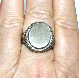 Einzelstück, massiver 925 Silberring, Herrenring, Siegelring, ovale Gravurplatte, seidenmatt, Ringweite 64,5, authentische Replik / Manufaktur-Nachguß aus dem Historismus mit opulenten Schnörkeln - Goldschmiede Danilo