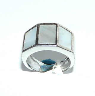 Einzelstück, Partnerring, Ring "Perlmutt-Dach" aus 925 Silber mit 3 rechteckigen Platten aus weißem Perlmutt, umrundet von einem Silberrand, poliert, Ringweite 50 (+ 60 Artikel Nr. Ri 0409-B) -	Unikatschmuck nur erhältlich im Onlineshop von Juwelier & Goldschmiede Danilo! 