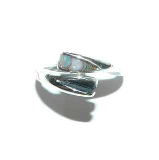 Einzelstück, Perlmutt-Ring "Duo" aus 925 Silber, oben offen, auf einer Seite grün-blau-violett schillerndes Perlmutt der Paua-Muschel eingelegt, zweite Seite schwarz oxidiert, Ringweite 53,5 -	Nur erhältlich im Onlineshop von Juwelier & Goldschmiede Danilo!
