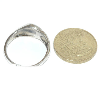 Einzelstück, Perlmutt-Ring "Herz" aus 925 Silber mit weißem Perlmutt in Form eines asymmetrischen Herzens, direkt in Ringschiene quer zum Finger eingelassen, gravierte Punktornamente in den Tiefen geschwärzt, poliert, Ringweite 55 -	Nur erhältlich im Onlineshop von Juwelier & Goldschmiede Danilo!