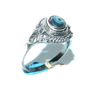 Einzelstück, Perlmutt-Ring aus 925 Silber mit einem runden, grün-blau schillernden Perlmutt-Kreis aus der Paua-Muschel / See-Opal, verziert mit Kordeln, Kugeln + Blättchen, in den Tiefen geschwärzt, Ringweite 57 - Unikatschmuck nur erhältlich im Onlineshop von Juwelier & Goldschmiede Danilo! 