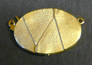 Handgefertigtes Unikat-Perlenketten-Schloß, 585 Gelbgold "geschichtet" mit matt strukturierter Oberfläche, oval ca. 26,5mm x 18mm - handgefertigte Einzelstücke finden Sie nur bei der Goldschmiede Danilo!