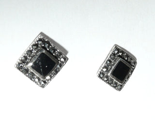Einzelstücke, zarte Markasit-Ohrstecker aus 925 Silber mit je 1 quadratischen Onyx, umrandet mit Markasiten -	Unikate und Pretiosen nur erhältlich im Onlineshop der Goldschmiede Danilo!