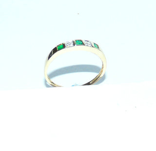 Einzelstück, schmaler Vintage-Ring, zarter Smaragd-Ring aus 585 Gelbgold mit 3 facettierten quadratischen Smaragden + 2 Diamanten im Achtkant-Schliff, um 1980, Ringweite 57 -	Vintage-Schmuck nur im Onlineshop von danilogold!